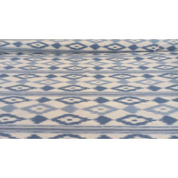 Loneta Estampada Modelo Mallorquina patrón en Ikat, Elegancia y Resistencia en 280 cm Ancho.
