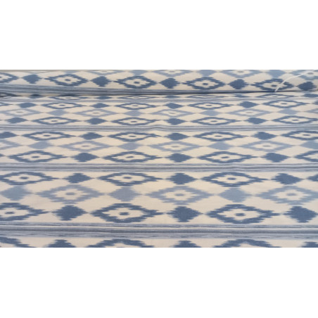 Loneta Estampada Modelo Mallorquina patrón en Ikat, Elegancia y Resistencia en 280 cm Ancho.
