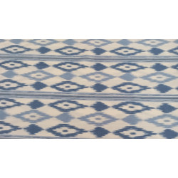 Loneta Estampada Modelo Mallorquina patrón en Ikat, Elegancia y Resistencia en 280 cm Ancho.