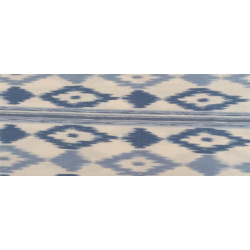 Loneta Estampada Modelo Mallorquina patrón en Ikat, Elegancia y Resistencia en 280 cm Ancho.